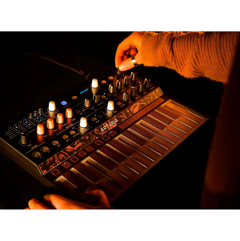 Arturia MicroFreak Hybrid Synthesizer
