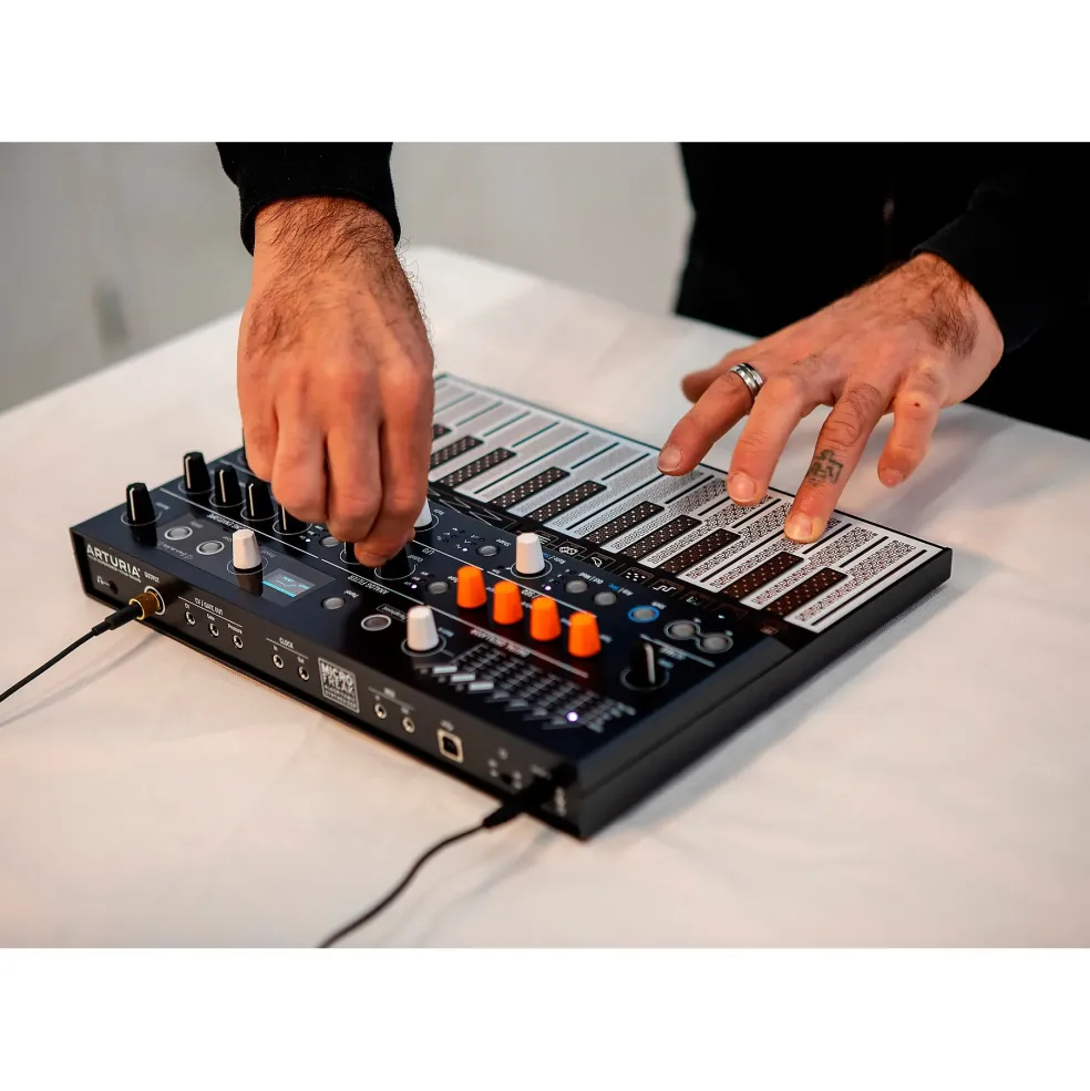 Arturia MicroFreak Hybrid Synthesizer