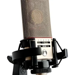 Austrian Audio OC818 Multi-Pattern Large-Diaphragm Condenser Microphone - Studio Set