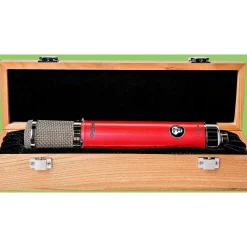 Avantone CV-12-BLA Multi-Pattern Large-Capsule Tube Condenser Microphone