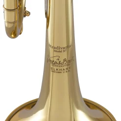 Bach 190 Stradivarius 37 Bell Medium Plus Bore Series Professional Bb Trumpet Lacquer Yellow Brass Bell