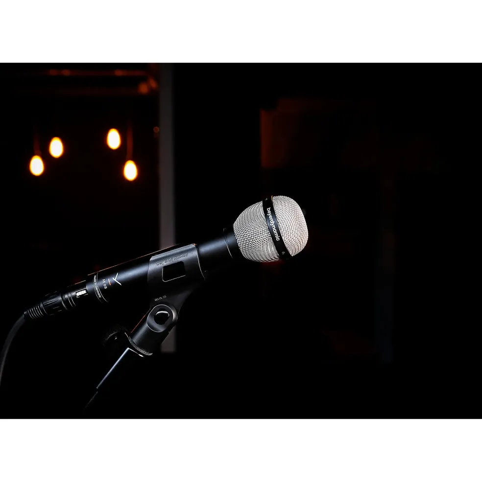 beyerdynamic M88 Dynamic Moving-Coil Microphone (Hypercardioid)