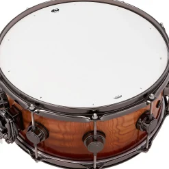 DW Collectors Series SSC Maple Exotic Snare Drum with Black Nickel Hardware 14 x 6 in. Burnt Toast Fade Over Tamo Ash