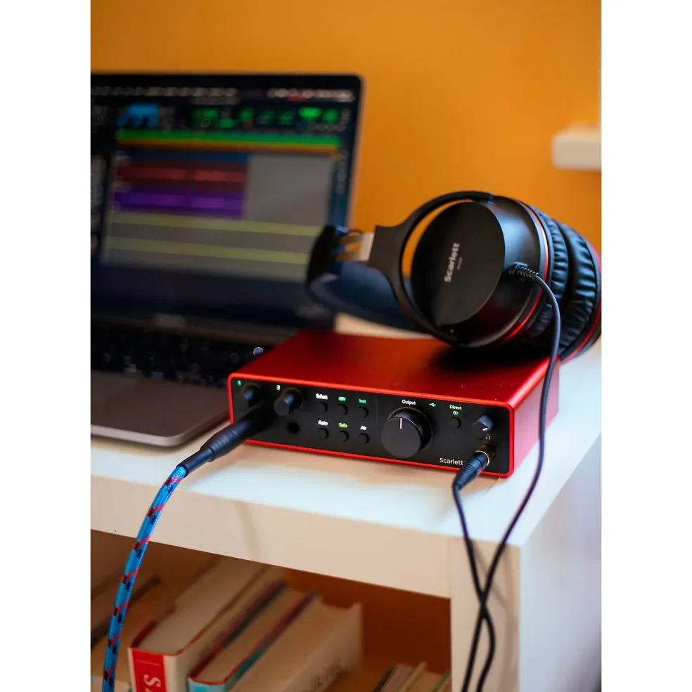 Focusrite Scarlett 2i2 USB-C Audio Interface Gen 4