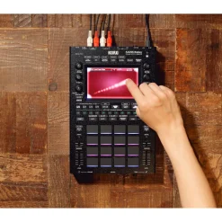 KORG KAOSS Replay Dynamic Effects Processor and Sampler