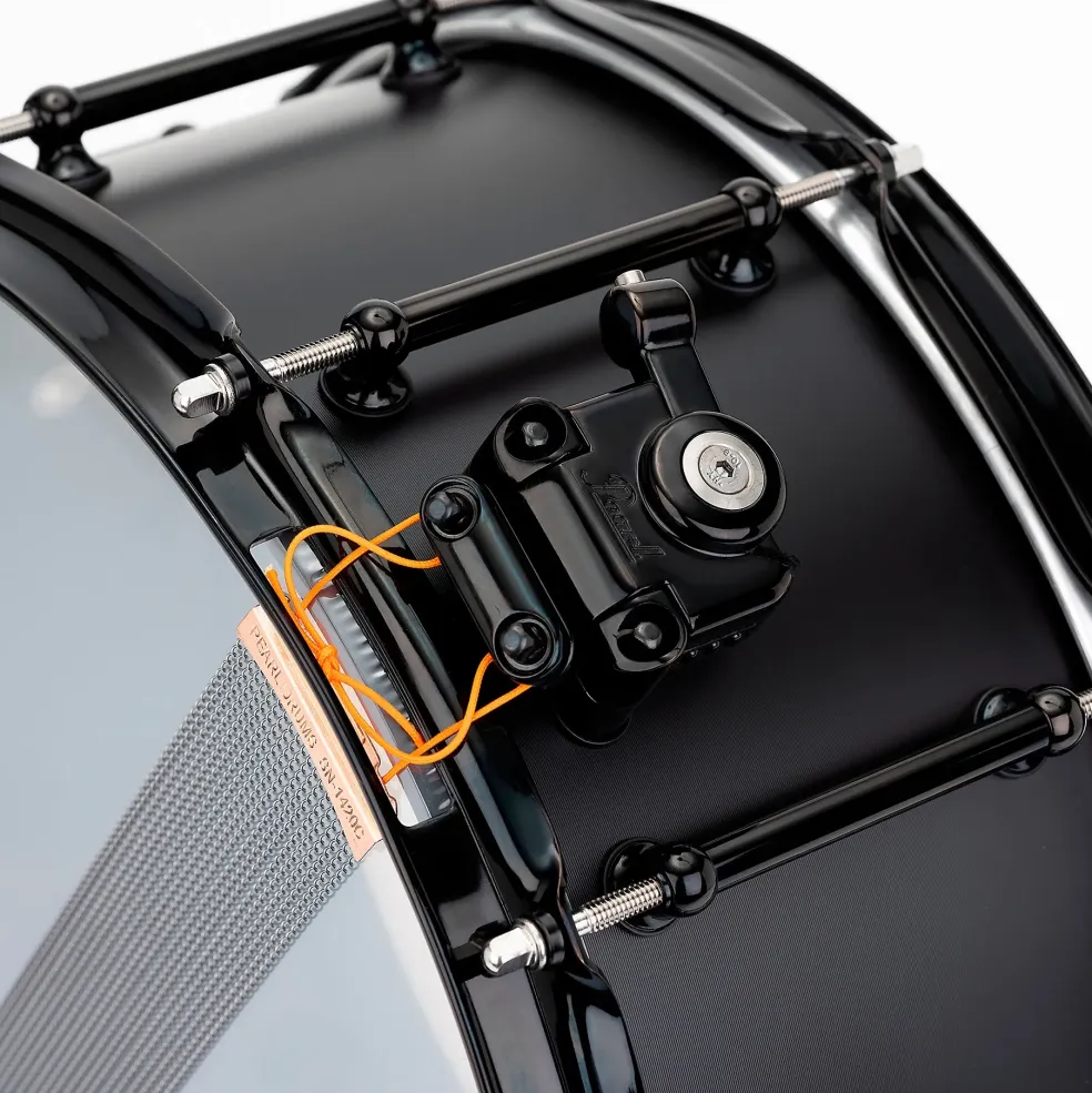 Pearl Ultracast 5/3/5mm Cast Aluminum Snare Drum 14 x 6.5 in. Black