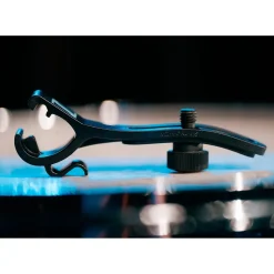 Sennheiser MD 421 KOMPAKT + DRUM CLAMP Multipurpose Dynamic Cardioid Microphone with Drum Clamp