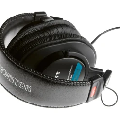 Sony MDR-7506 Professional Closed-Back Headphones