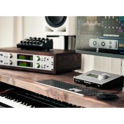 Universal Audio Apollo X16 Heritage Edition 16-Channel Thunderbolt Audio Interface With UAD DSP