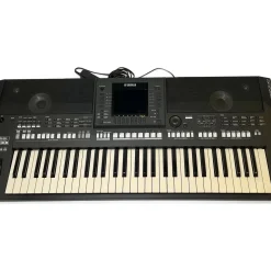 Used 2011 Yamaha PSRA2000 Oriental 61 Key Arranger Keyboard
