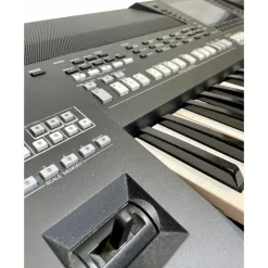 Used 2011 Yamaha PSRA2000 Oriental 61 Key Arranger Keyboard