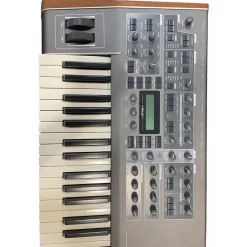 Used Access TI2 KEYBOARD Synthesizer