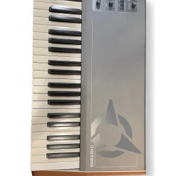 Used Access TI2 KEYBOARD Synthesizer