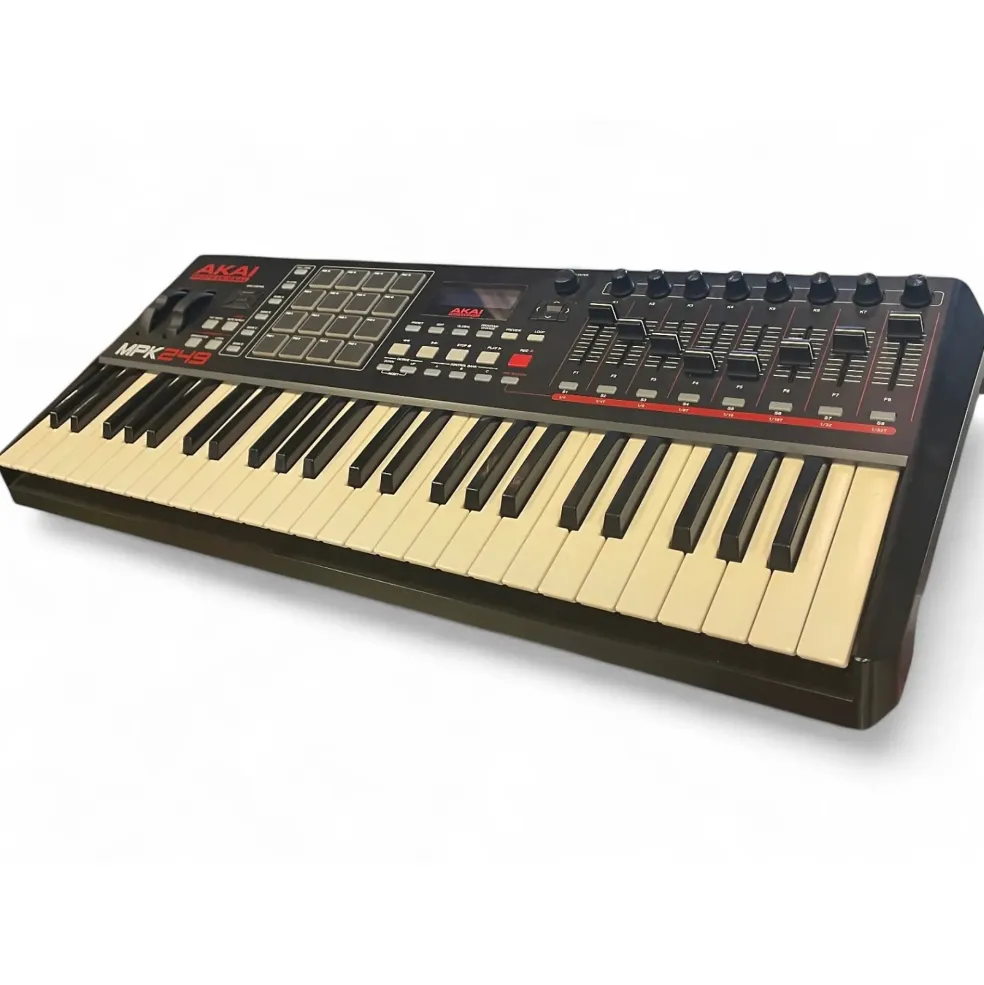 Used Akai Professional MPC KEY 37 Arranger Keyboard