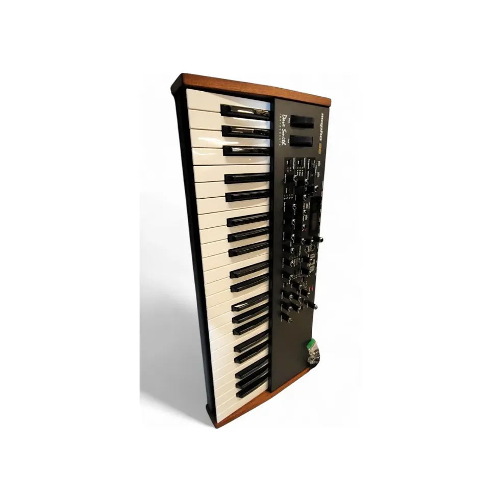Used Dave Smith Mopho Se Synthesizer