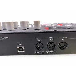 Used Elektron Analog Four Tabletop Synthesizer Synthesizer