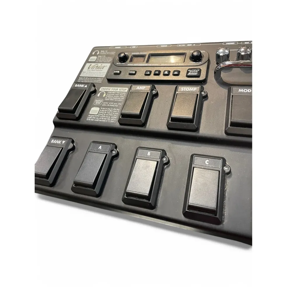 Used Line 6 Bass Pod XT Live Bass Effect Pedal