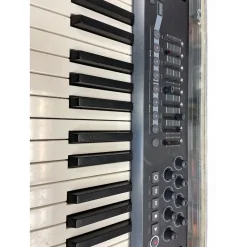 Used M-Audio Axiom 25 Key MIDI Controller