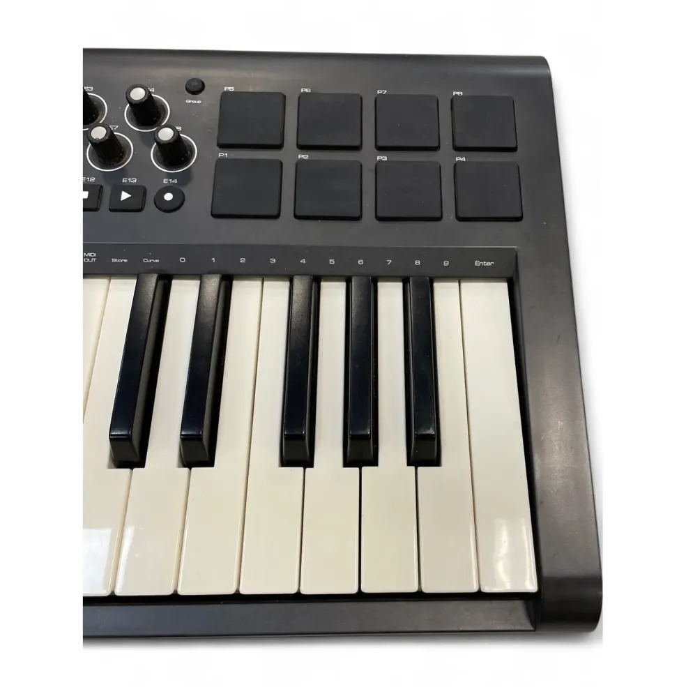 Used M-Audio Axiom 25 Key MIDI Controller