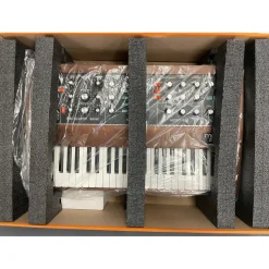 Used Moog Moog Minimoog Model D Monophonic Analog Synthesizer Dark Cherry Synthesizer