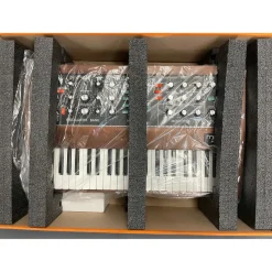 Used Moog Moog Minimoog Model D Monophonic Analog Synthesizer Dark Cherry Synthesizer