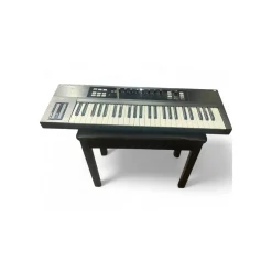 Used Native Instruments KOMPLETE 11 SELECT MIDI Interface