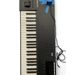 Used Native Instruments KOMPLETE KONTROL S61 MK1 MIDI Controller