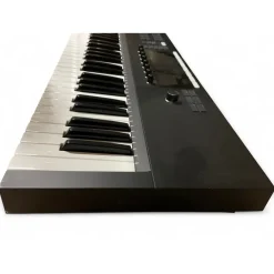 Used Native Instruments Komplete Kontrol A61 MIDI Controller