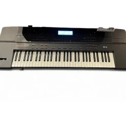 Used Roland G-600 Arranger Keyboard