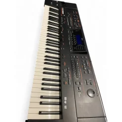Used Roland G1000 Arranger Keyboard