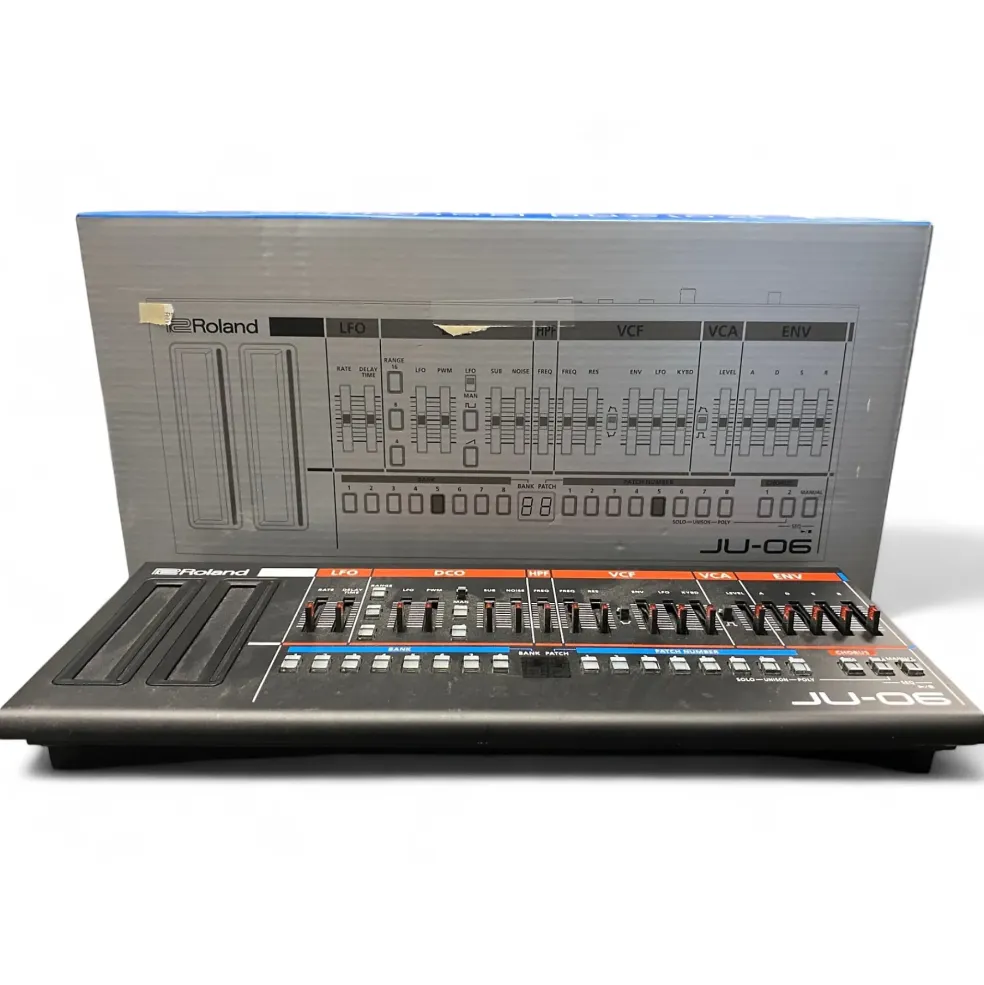 Used Roland JU-06 Synthesizer