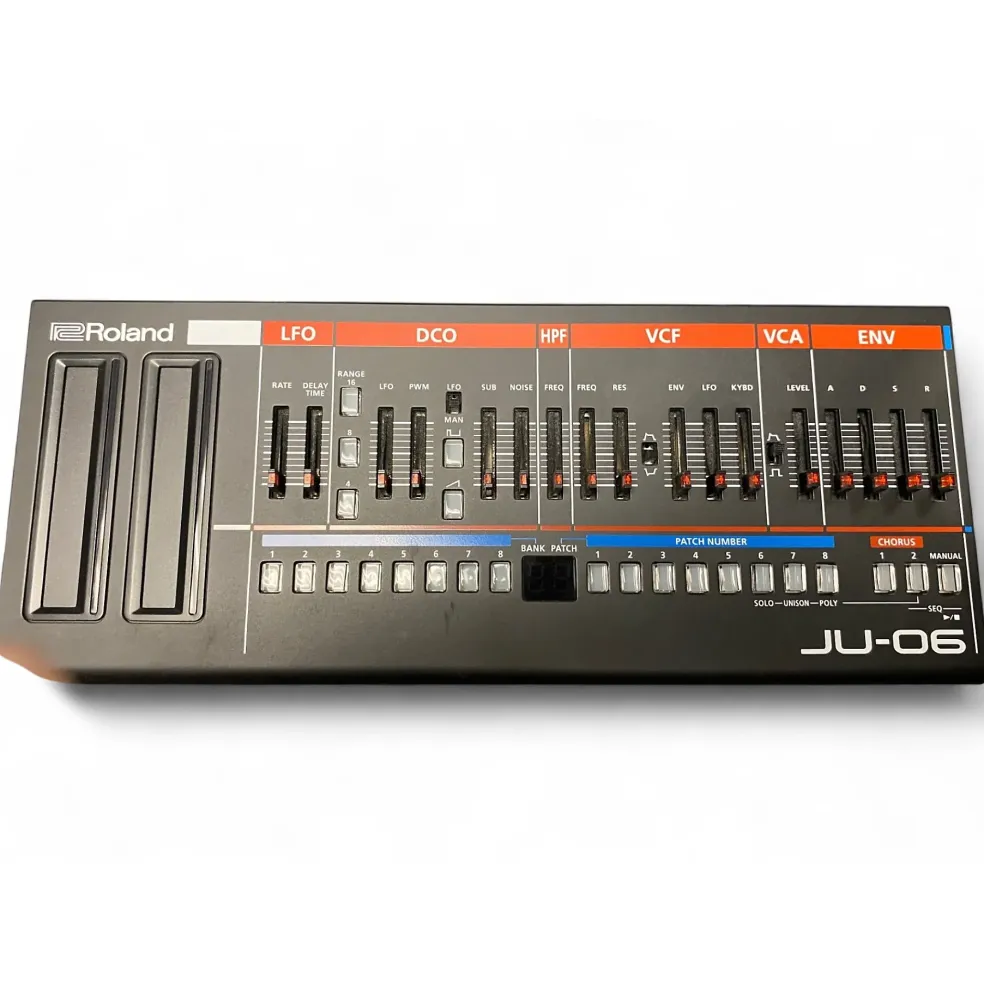 Used Roland JU-06 Synthesizer