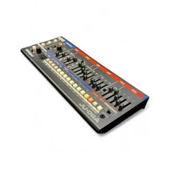 Used Roland JU-06A Synthesizer