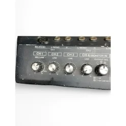 Used Roland Kc600 Keyboard Amp