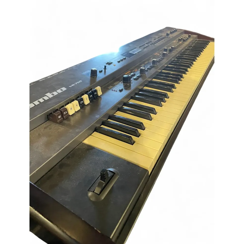 Used Roland VR760 Organ