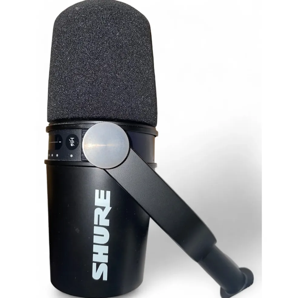 Used Shure MV7 USB Microphone