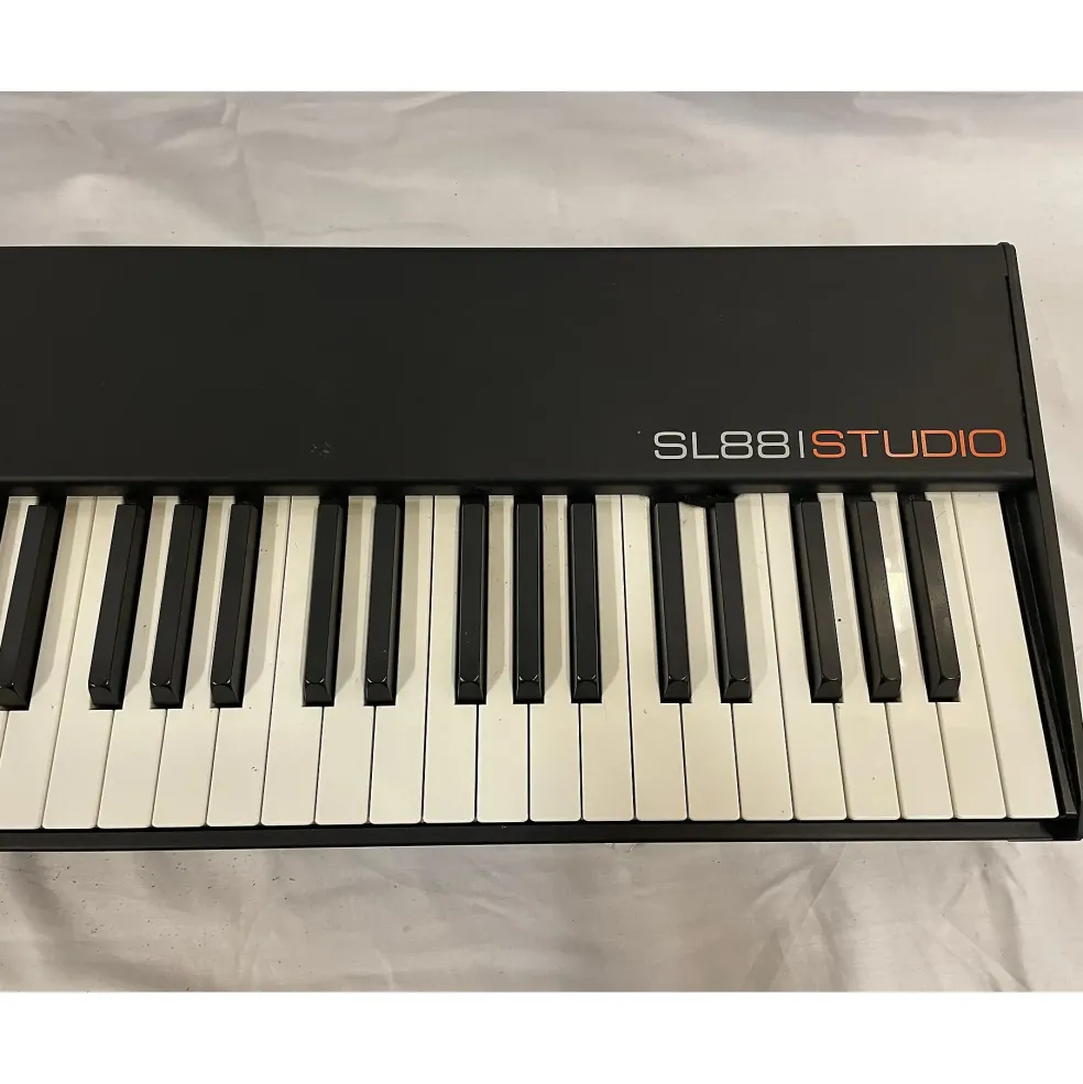 Used Studiologic SL88 STUDIO MIDI Controller