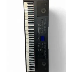 Used Yamaha DGX650 88 Key Portable Keyboard