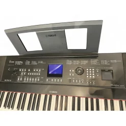 Used Yamaha DGX650 88 Key Portable Keyboard