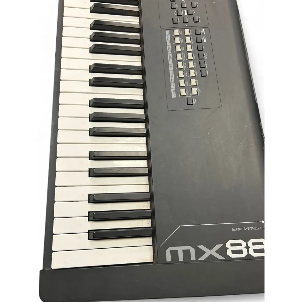 Used Yamaha MX88 Synthesizer