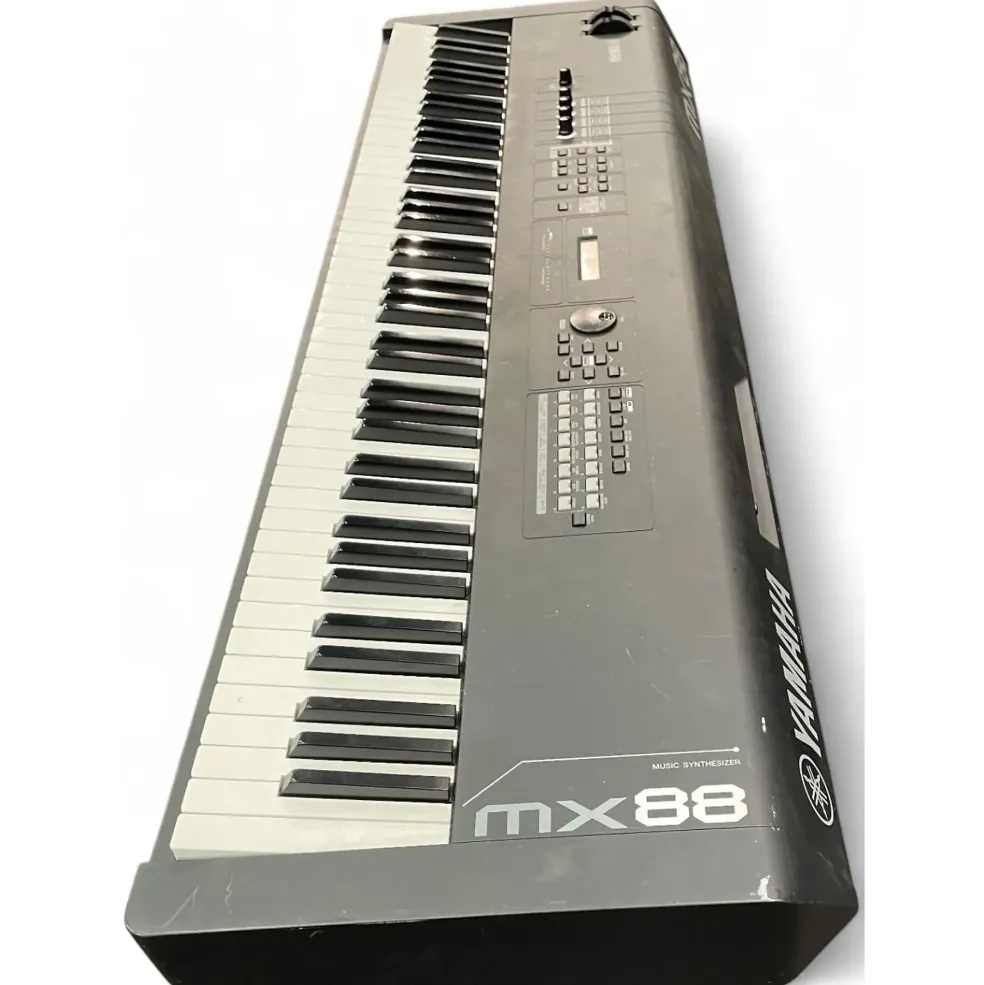 Used Yamaha MX88 Synthesizer