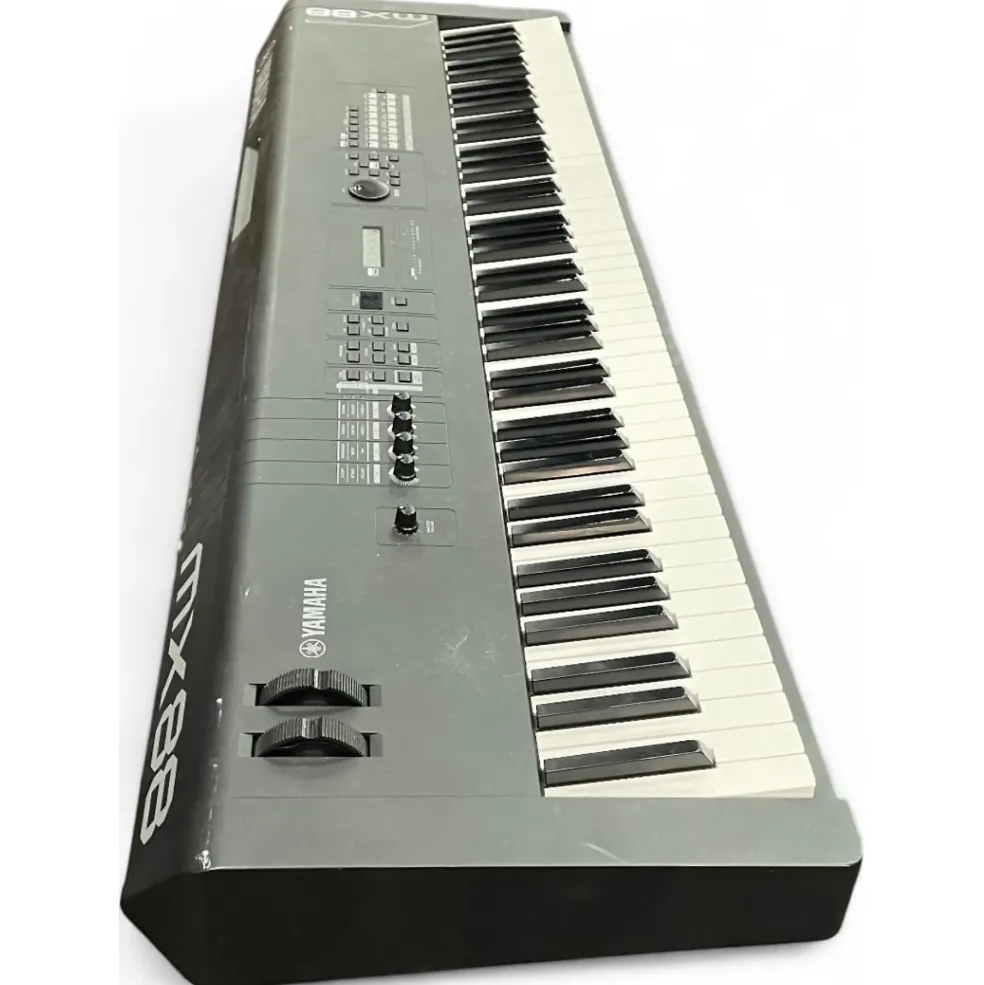 Used Yamaha MX88 Synthesizer