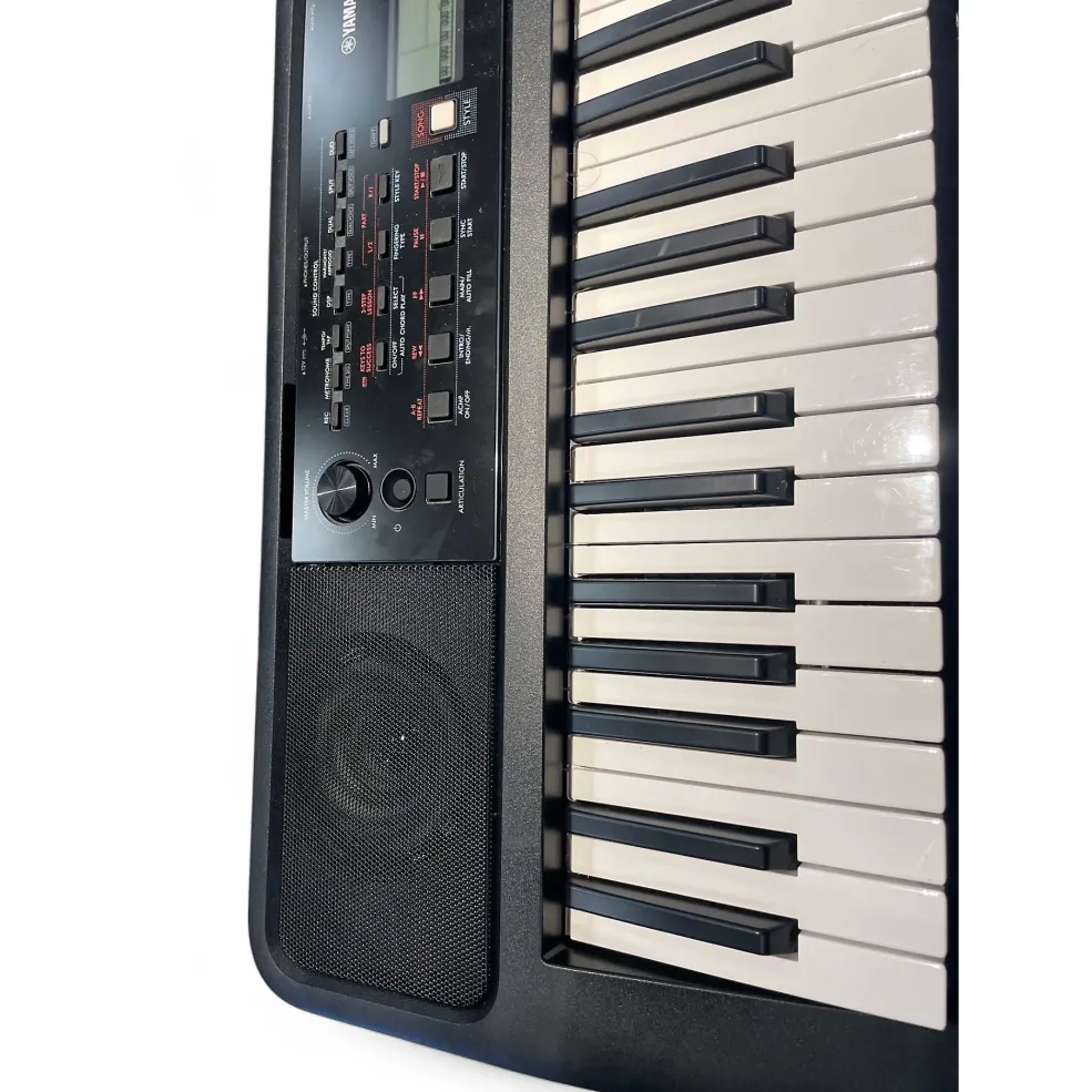Used Yamaha PSR 383 Digital Piano