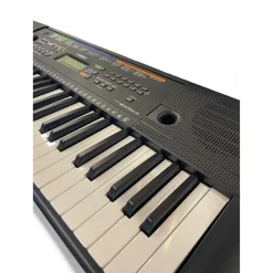 Used Yamaha psr e253 Digital Piano