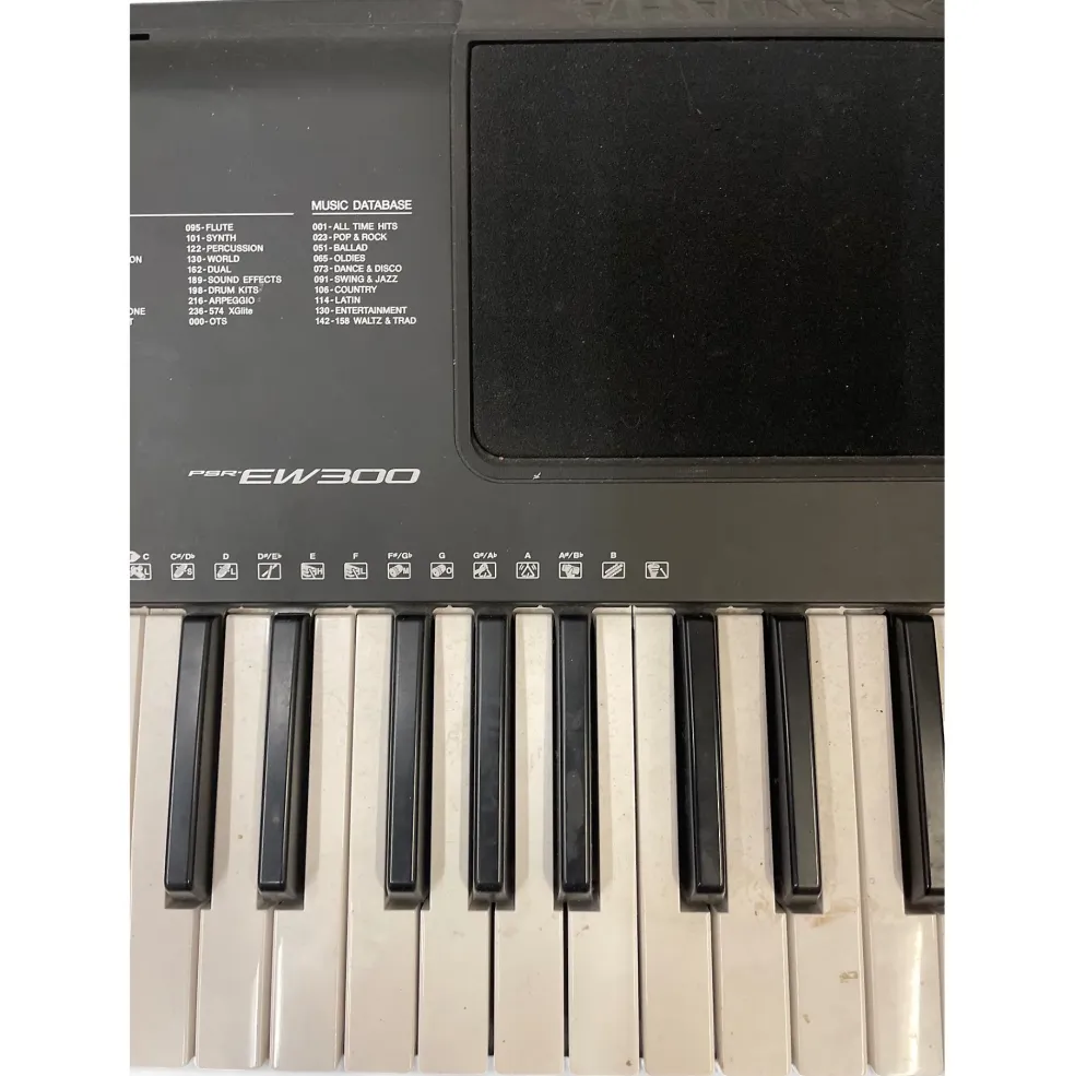 Used Yamaha PSREW300 76 Key Portable Keyboard
