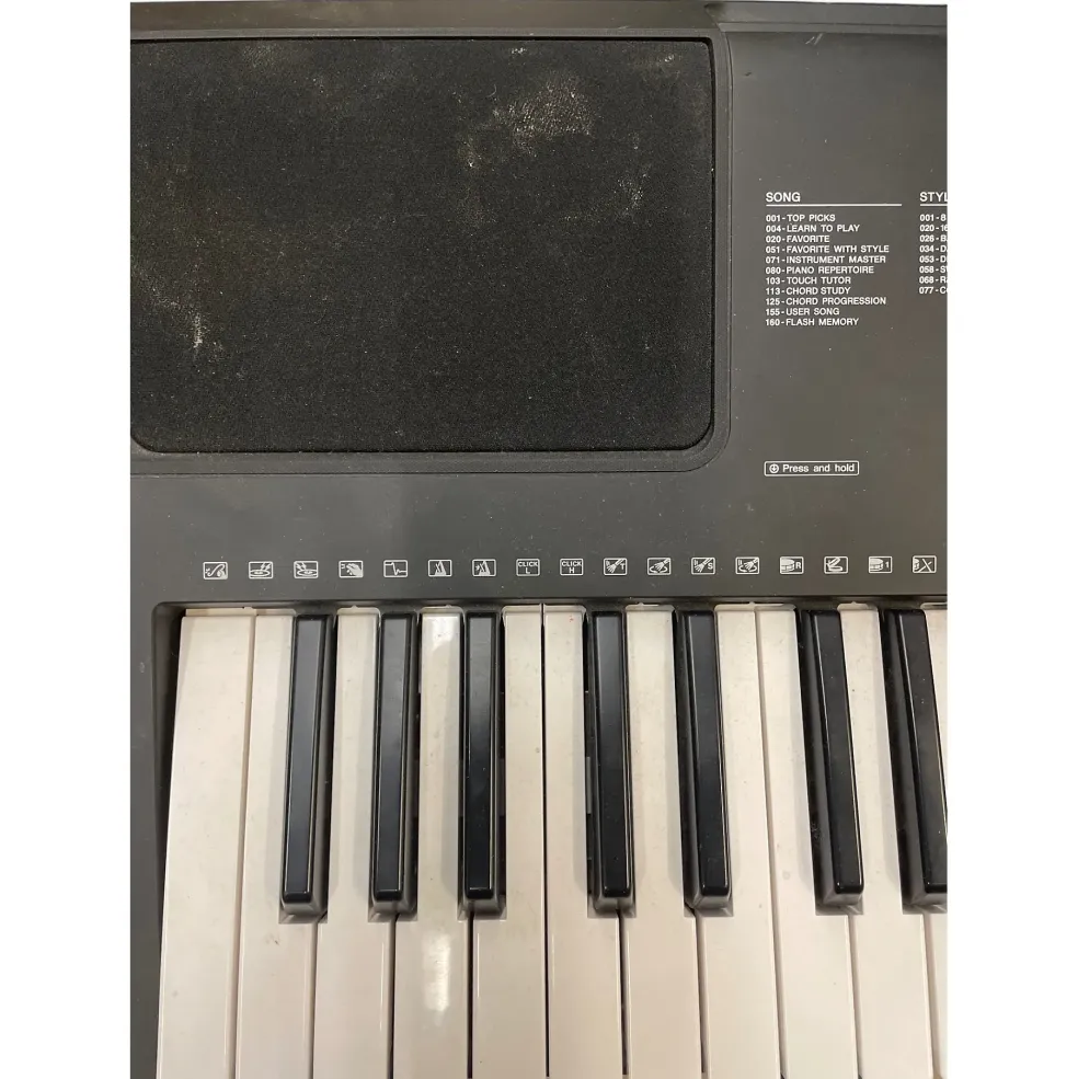 Used Yamaha PSREW300 76 Key Portable Keyboard
