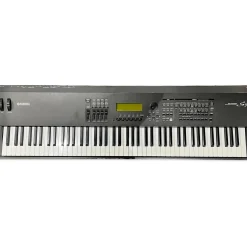 Used Yamaha S90 Synthesizer