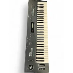 Used Yamaha SY22 Synthesizer