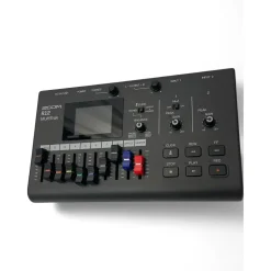 Used Zoom R12 MultiTrack Recorder